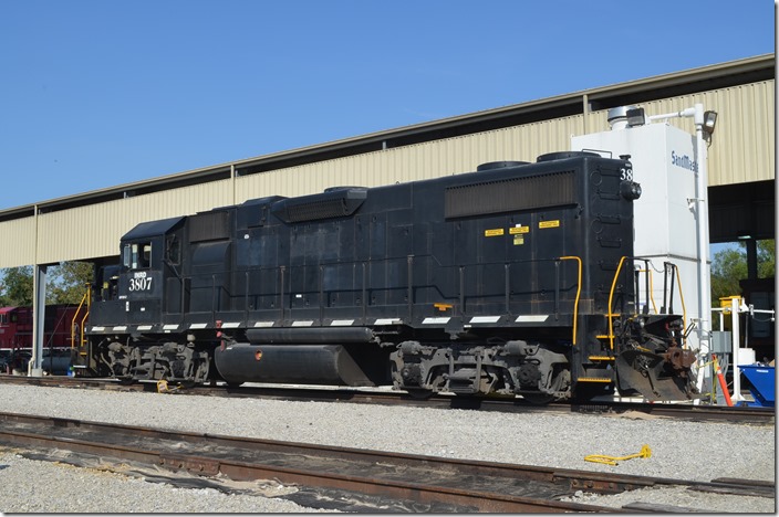 INRD GP38-2 3807. View 2.